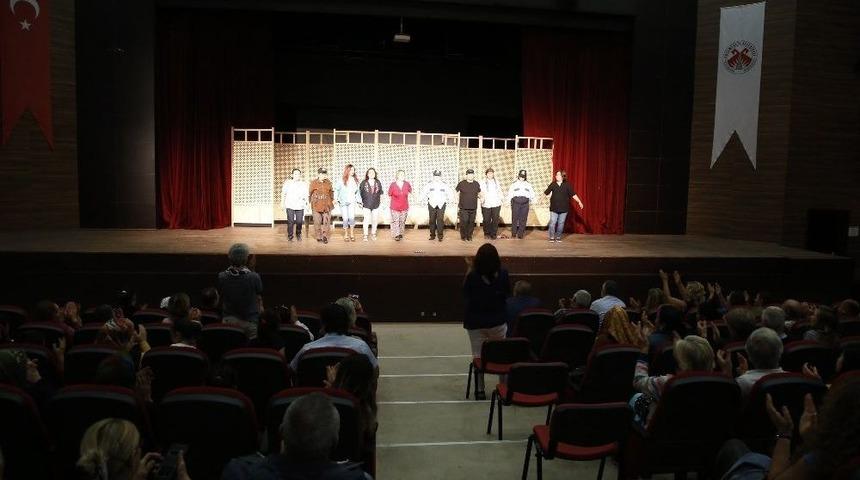 D&ouml;şemealtı&rsquo;nda Tiyatro Ş&ouml;leni