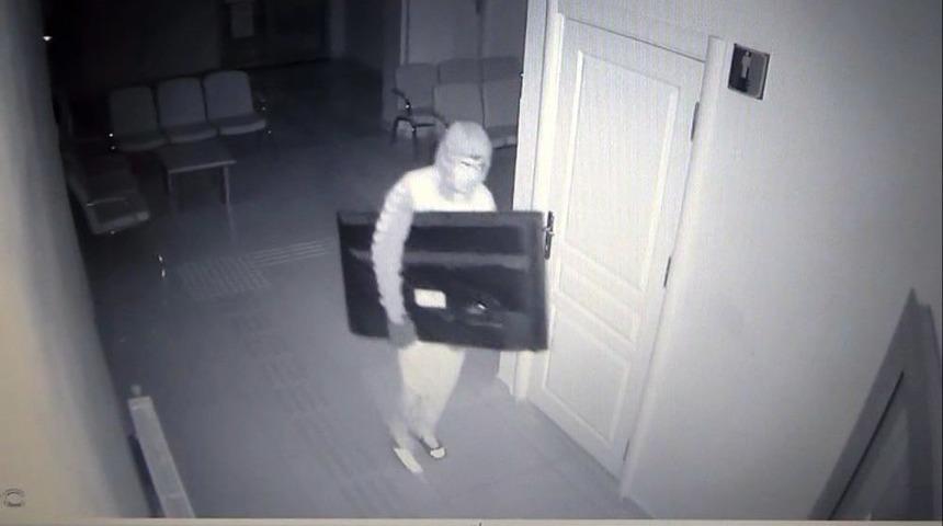 Sağlık Merkezine Hırsızlar Dadandı