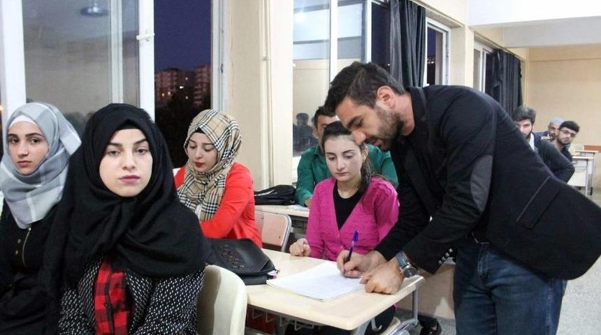 Si&uuml;&rsquo;de T&uuml;rk&ccedil;e &Ouml;ğrenim Merkezine Yoğun İlgi
