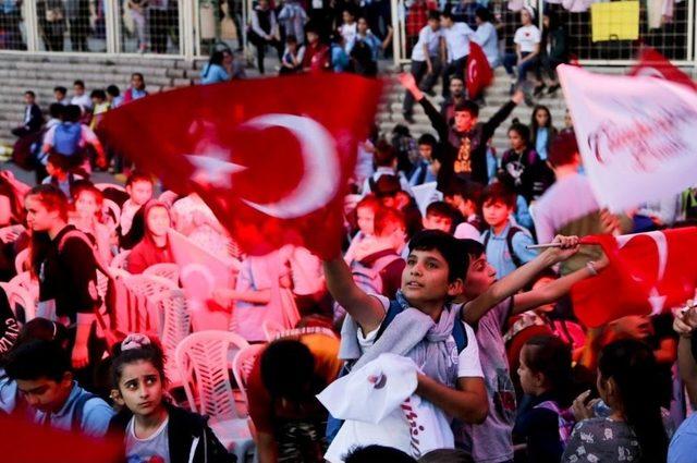 Halk Şöleni’nde Eğlenceye Doydular