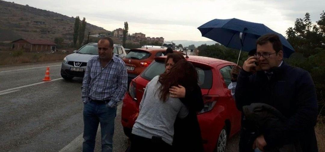 Doktor İki Aracın Arasında Sıkıştı