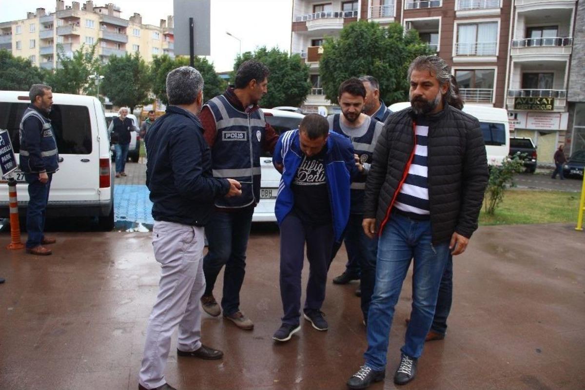Edremit&rsquo;te Kesik Kafa Cinayeti Zanlıları Adliyeye Sevk Edildi
