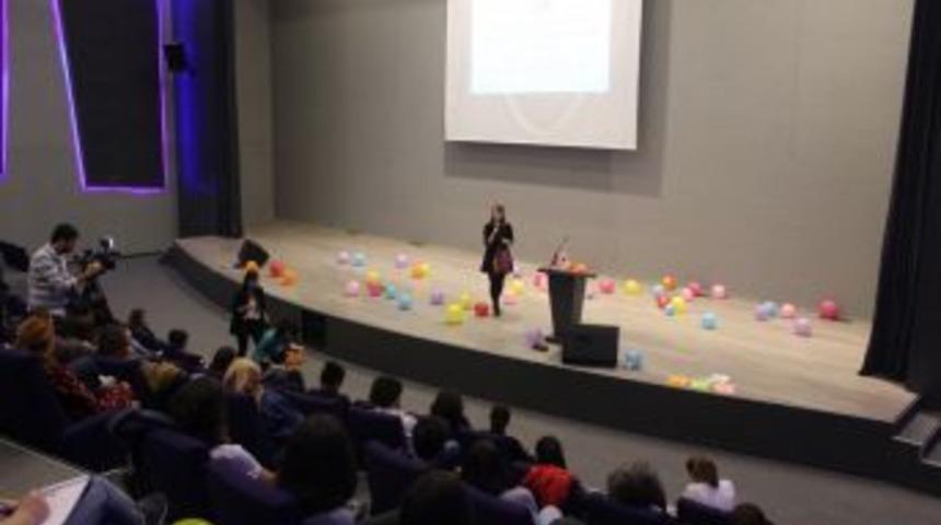 Hastanede Tedavi G&ouml;ren &Ccedil;ocuklara Uzanan G&ouml;n&uuml;ll&uuml; Eller Bir Araya Geldi