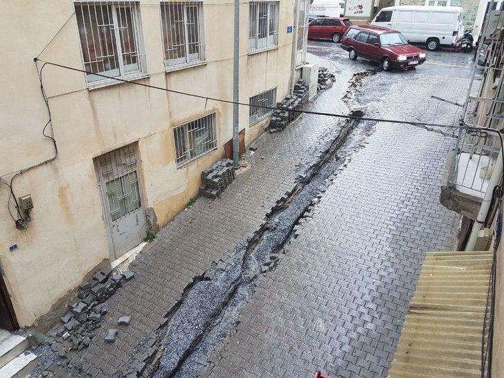 Kuşadası 20 Dakikalık Yağmura Teslim Oldu G3