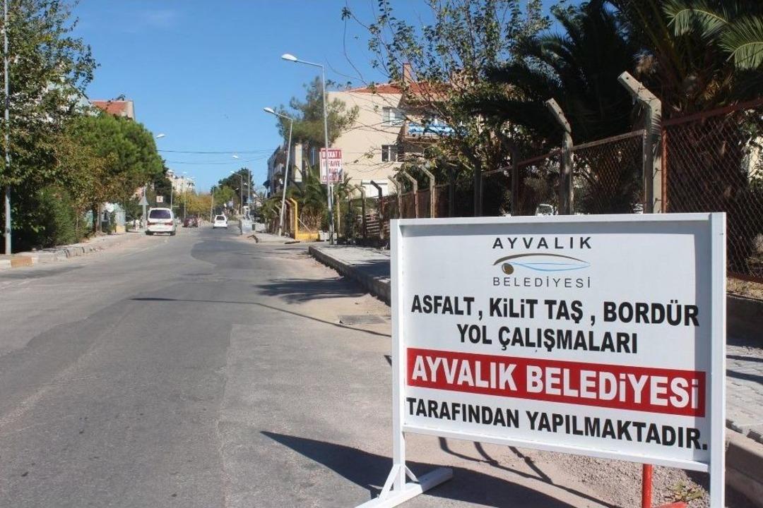 Ayvalık Belediyesi&rsquo;nden Ali&ccedil;etinkaya Mahallesi&rsquo;e Kilittaş Kaldırım