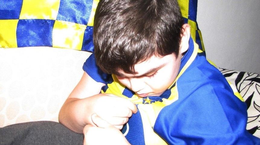 Kas Erime Hastası İki Kardeşin Hayali Fenerbah&ccedil;e Ma&ccedil;ını İzlemek