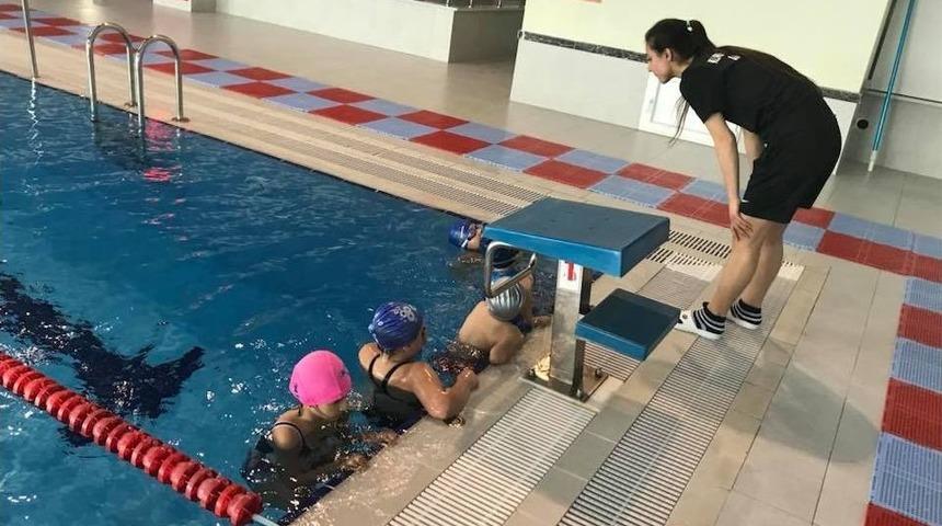 K&ouml;rfezliler&rsquo;den Y&uuml;zme Havuzuna B&uuml;y&uuml;k İlgi