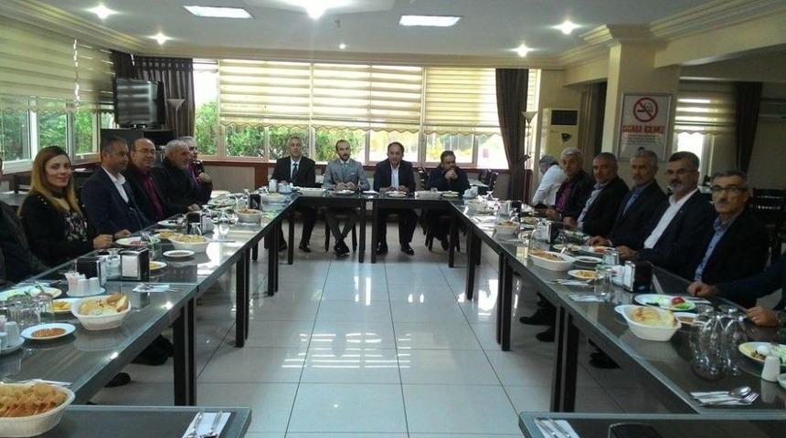 Edremit Ak Parti&rsquo;nin Yeni Y&ouml;netimi Basına Tanıtıldı