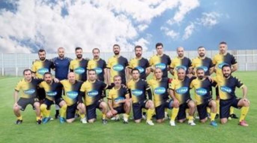 Sahada Eğitimcilerin Ayak İzleri