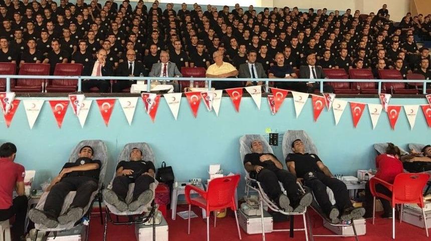 Saygılı: "kahramanlık Hem Kanlarında Hem De Y&uuml;reklerinde Var"