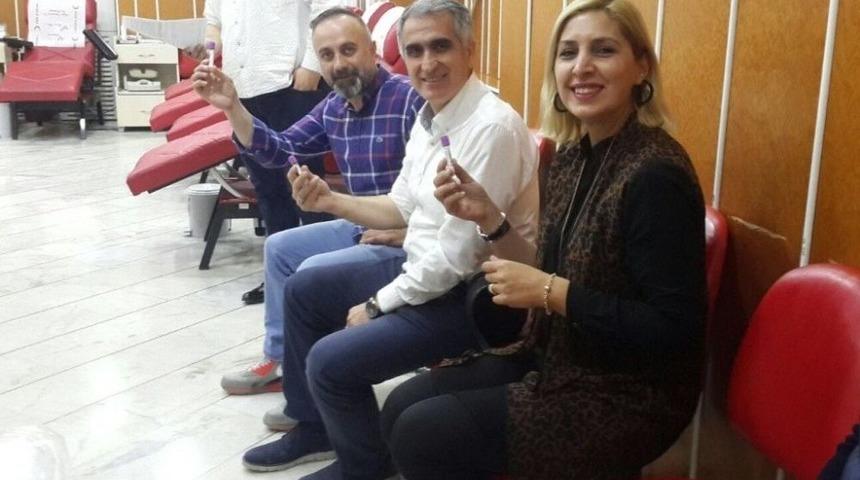 Ak Parti Nil&uuml;fer&rsquo;den Kan Ve K&ouml;k H&uuml;cre Bağışı