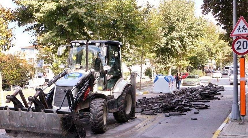 Avcılar Belediyesi Ekipleri Sağlıklı Ulaşım Koşulları İ&ccedil;in &Ccedil;alışmalarını S&uuml;rd&uuml;r&uuml;yor