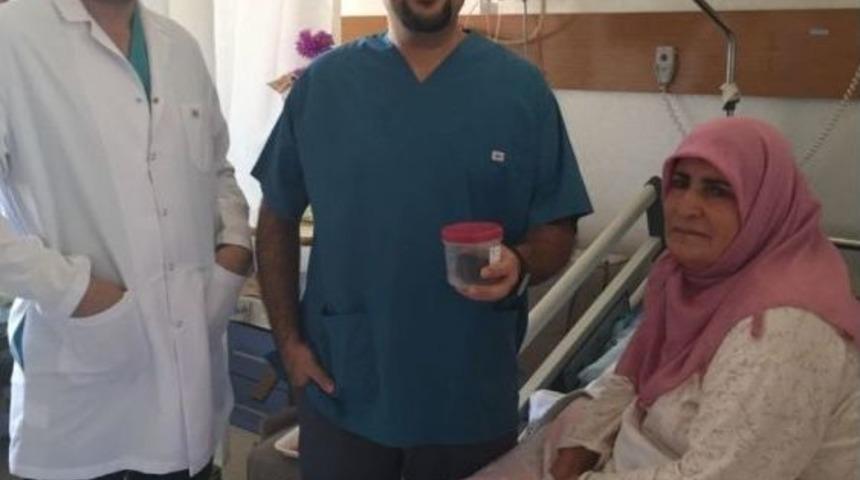 Safra Kesesinden 10 Santimetrelik Taş &Ccedil;ıkarıldı