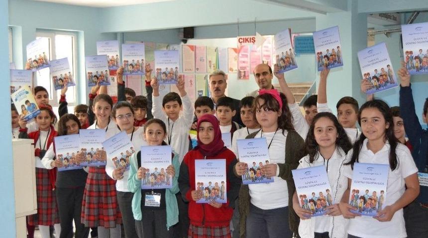 Sgk Mardin&rsquo;de Hikaye Kitabı Dağıttı