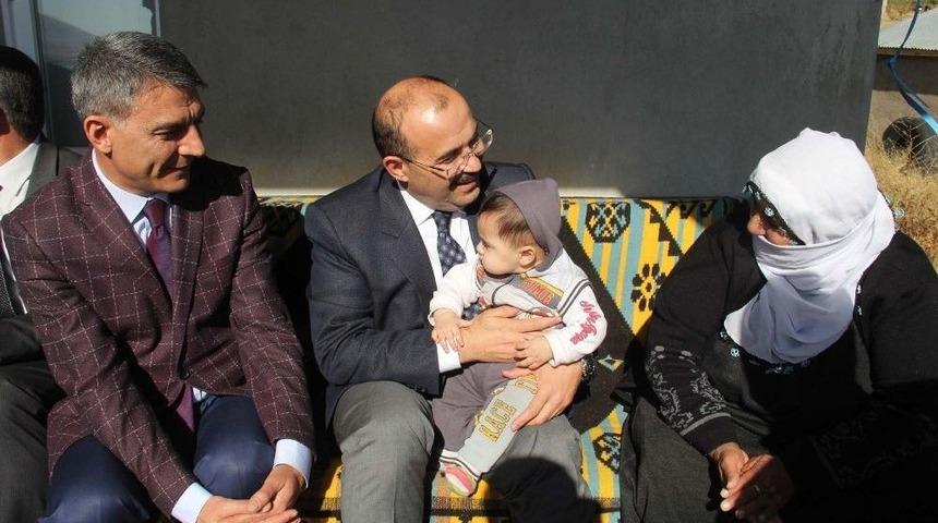 Vali Ustaoğlu&rsquo;ndan Şehit Ailesine Ziyaret