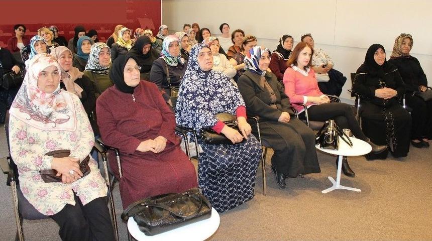 Kartepe&rsquo;de Kanser Ve Menopoz Semineri Verildi