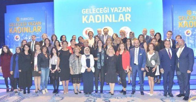 “türkiye’nin Geleceğini Yazan Kadınlar” Projesi Tamamlandı