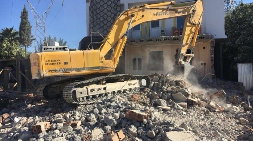 Yeni Sanayi Mahallesinde Kamulaştırılan Yapılar Yıkıldı