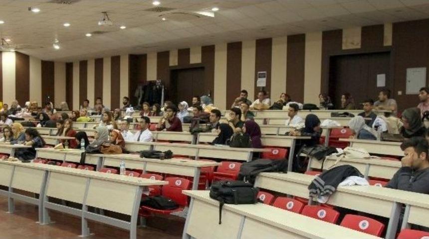Do&ccedil;. Dr. G&uuml;lşen&rsquo;den &lsquo;tıp Felsefesi&rsquo; Konferansı