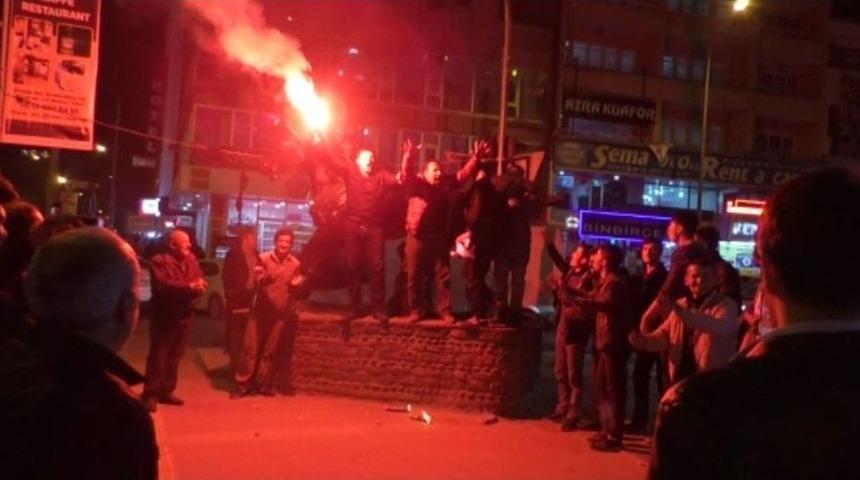 Kars36 Spor Tur Atladı, Taraftarlar Sokağa D&ouml;k&uuml;ld&uuml;