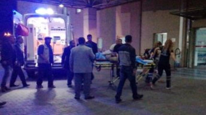 K&ouml;peğe &Ccedil;arpan Motosikletli Gen&ccedil; Ağır Yaralandı