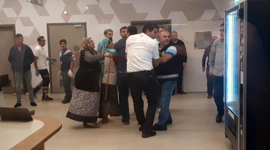 Hastanede Kendisine Sıra Gelmeyince, G&ouml;revliyi Bı&ccedil;akladı