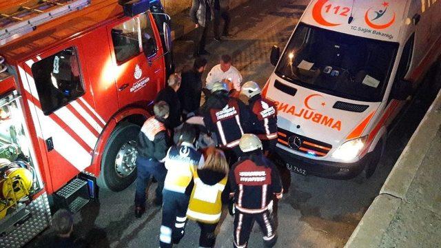 Üsküdar’da Araç Kullanılmayan Yola Uçtu: 1 Ağır Yaralı