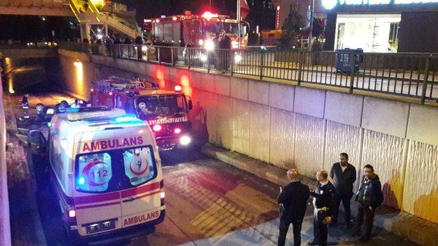 Üsküdar’da Araç Kullanılmayan Yola Uçtu: 1 Ağır Yaralı