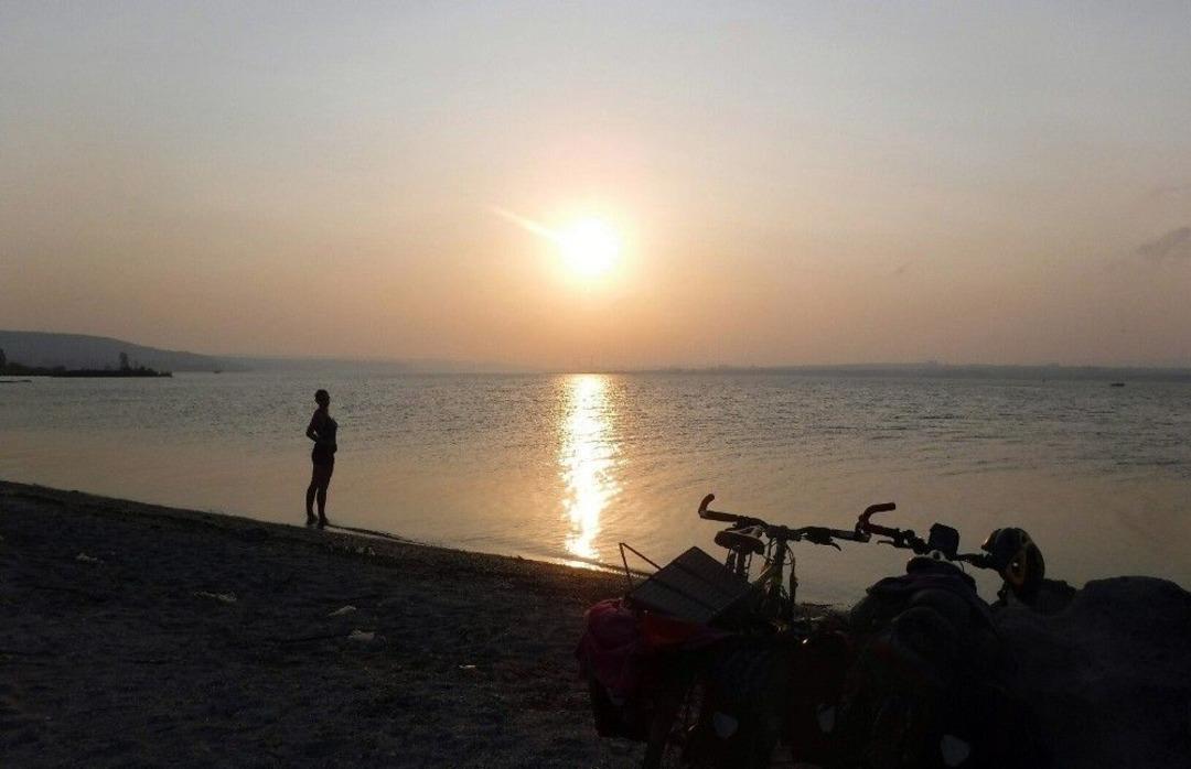 Alman Biyolog &Ccedil;iftten Bisikletle D&uuml;nya Turu