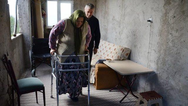 Esme Teyzenin Tek Bacağı İle Yaşam Mücadelesi