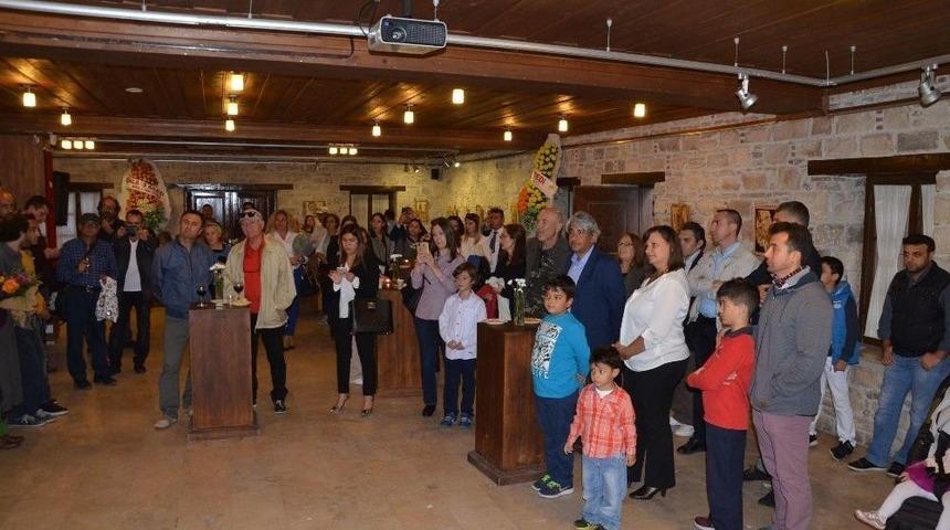 Kuşadası’nda Pyrogravur Resim Sergisi Açıldı