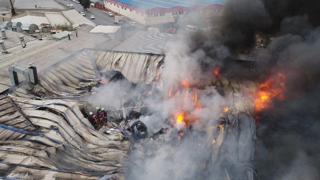 Beylikd&uuml;z&uuml;&rsquo;nde Alev Alev Yanan Fabrika Havadan G&ouml;r&uuml;nt&uuml;lendi