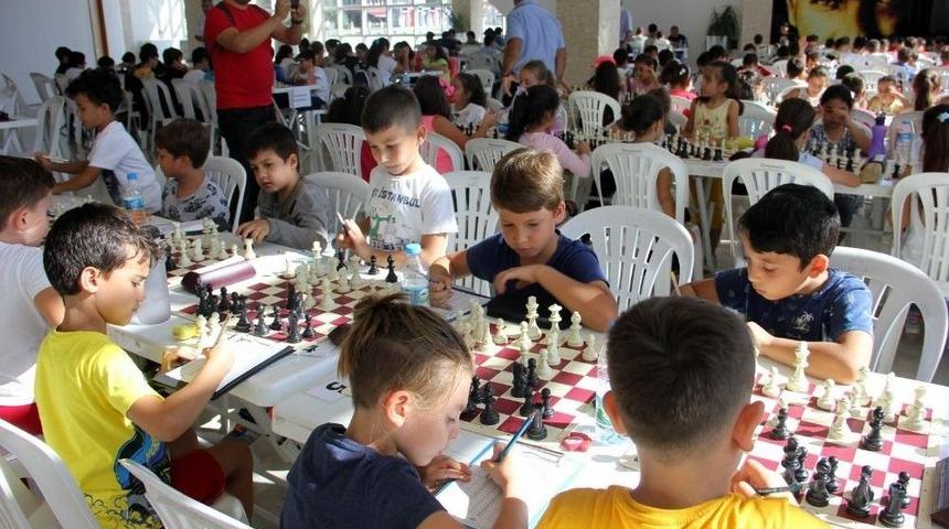 Manavgat&rsquo;ta &ldquo;cumhuriyet Bayramı Satran&ccedil; Turnuvası&rdquo;