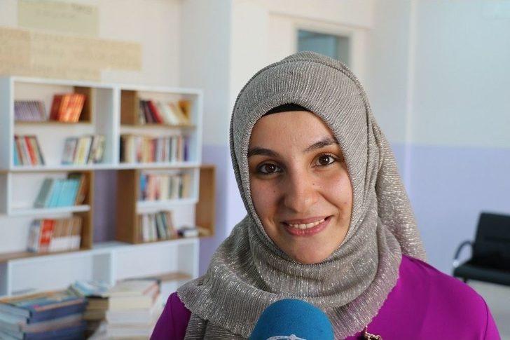 Kulplu Çocukların Özge Öğretmeni G1