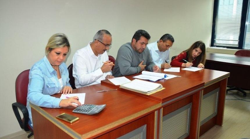 İzmit Belediyesi&rsquo;nde Parke Ve Duvar İhalesi