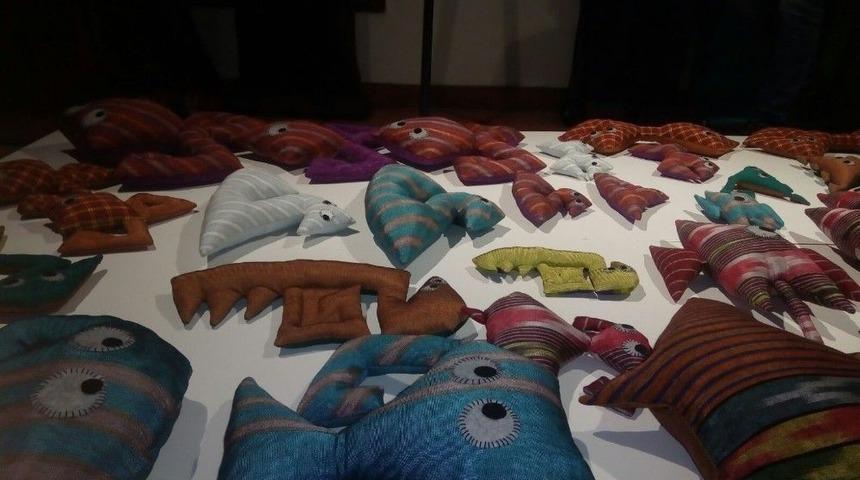 Kutnu Kumaşından Oyuncaklar Sergilendi