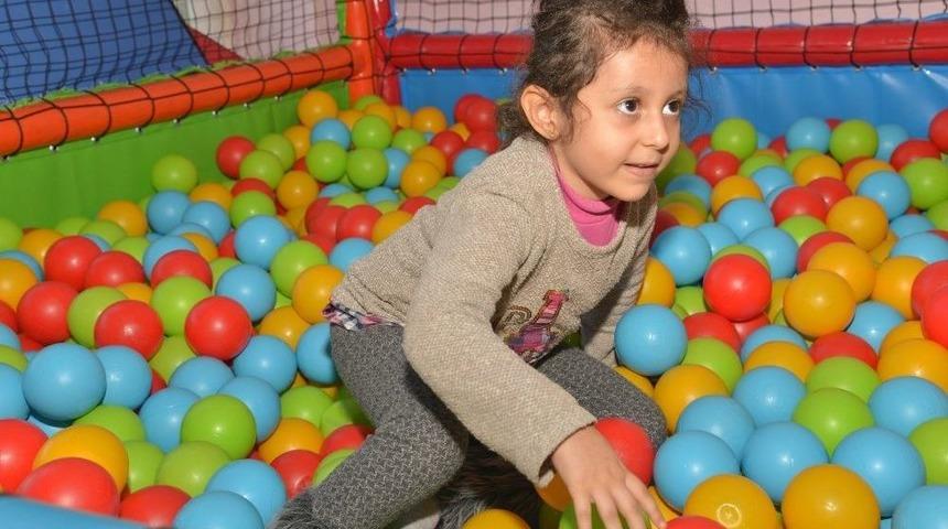 Büyükşehir Belediyesi Kreş Hizmeti Veriyor