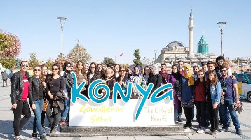 K&uuml;lt&uuml;r Otob&uuml;s&uuml; Bu Kez &Uuml;niversite &Ouml;ğrencileri İle Yola &Ccedil;ıktı