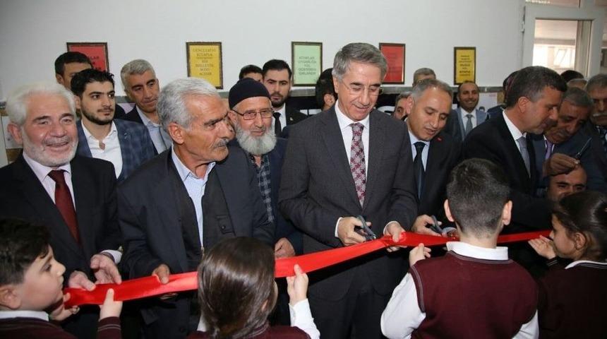 Elazığ’da Şehit Ömer Halisdemir Kütüphanesi