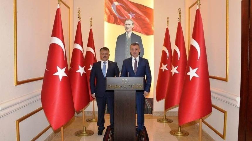 Bilecik Valisi B&uuml;y&uuml;kakın, Vali Ersin Yazıcı&rsquo;yı Ziyaret Etti