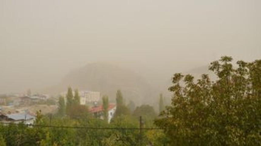 Darende&rsquo;yi Toz Bulutu Kapladı