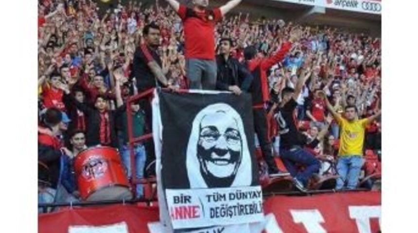 Firuz Kanatlı&rsquo;nın İsmi Trib&uuml;ne Verilecek