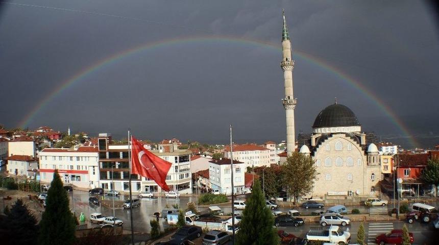 Yağmur Sonrası G&ouml;k Kuşağı G&uuml;zelliğ