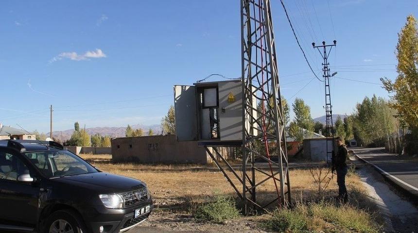 Başkale&rsquo;de Kapakları A&ccedil;ık Bırakılan Trafolar Tehlike Sa&ccedil;ıyor