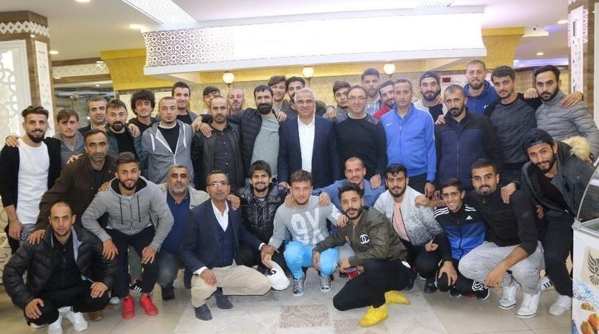 Başkan Barakazi&rsquo;den 12 Bing&ouml;lspor&rsquo;a Destek