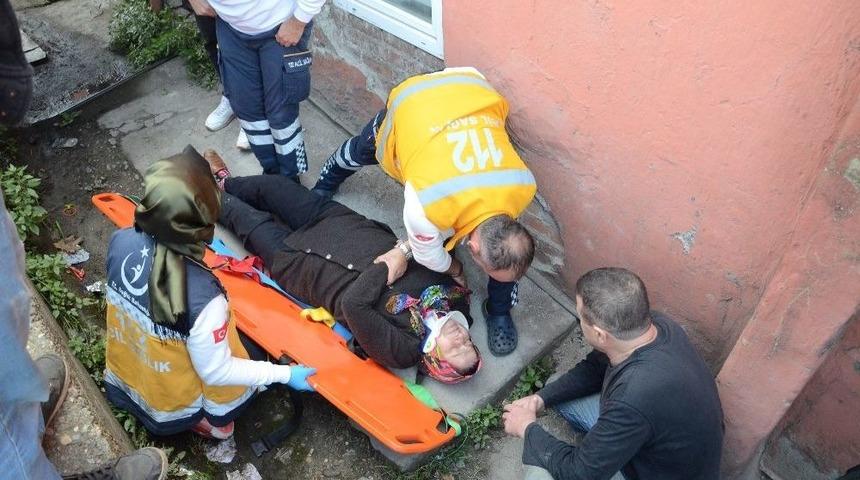 Afgan Uyruklu Gen&ccedil; M&uuml;şterisinin Aracı İle Kadına &Ccedil;arptı