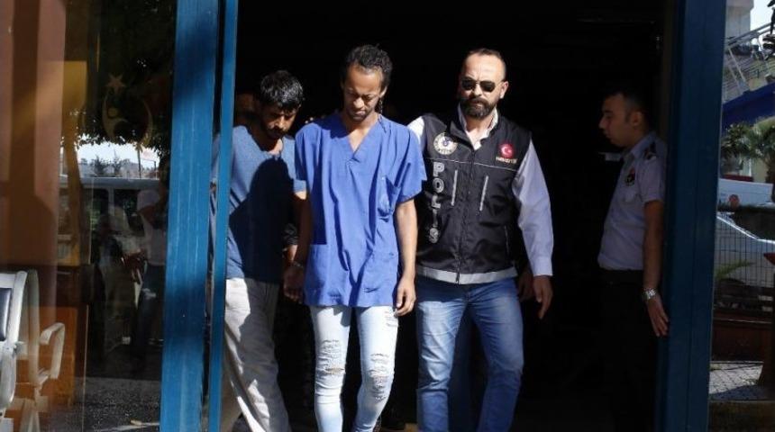 Midesinden Kokain &Ccedil;ıkan Brezilyalı Kurye Adliyede