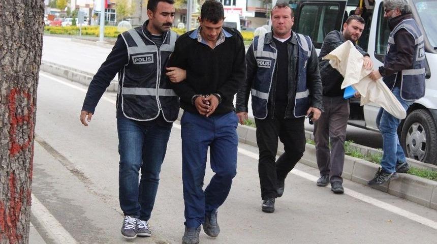 Su&ccedil;&uuml;st&uuml; Yakalanan Hırsızlar Adliyeye Sevk Edildi