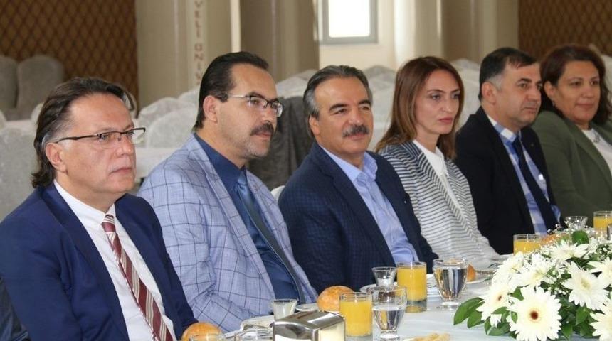 Rekt&ouml;r Bağlı, Basın Mensuplarıyla Bir Araya Geldi