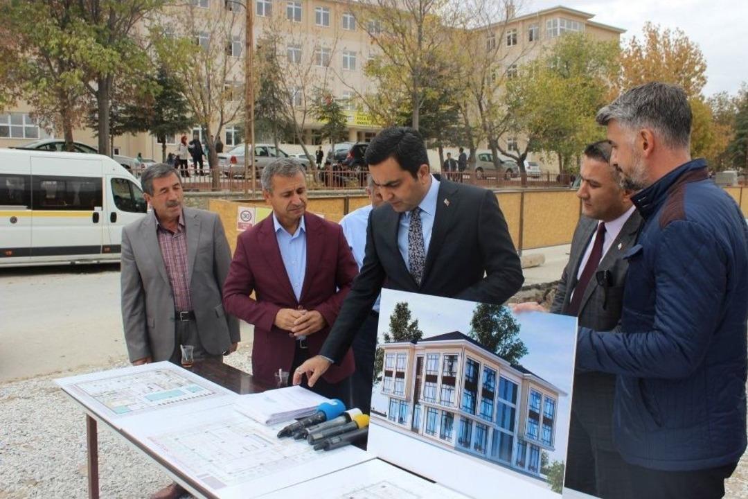 Belediye Başkanı Yaşar Bah&ccedil;eci, Toki Konut Alanında İnceleme Yaptı